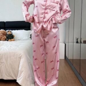 Conjunto de pijama de satén rosa